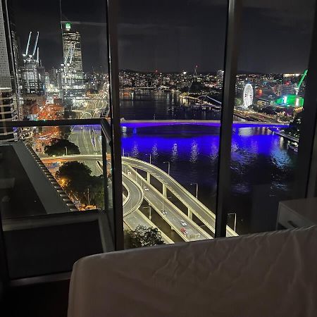 City Living - Brisbane River-View 2 Bedroom Apt エクステリア 写真