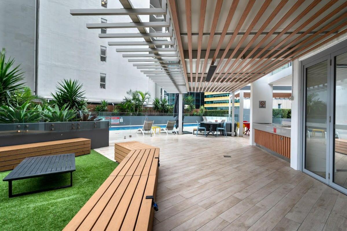City Living - Brisbane River-View 2 Bedroom Apt エクステリア 写真
