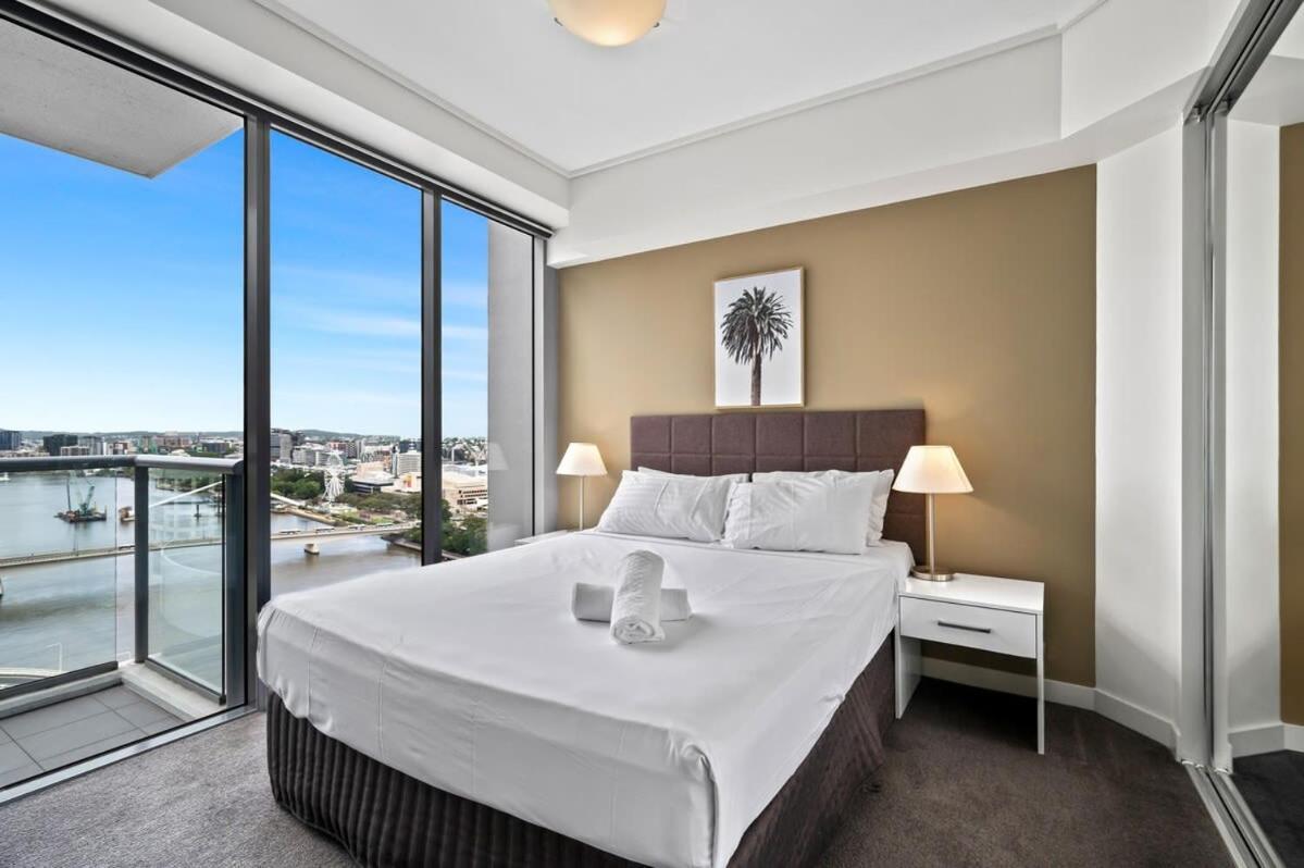City Living - Brisbane River-View 2 Bedroom Apt エクステリア 写真